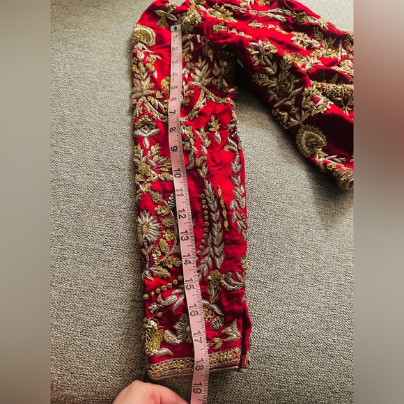 Pakistani/Indian Red lehnga choli bridal collection. Only wore once. - Picture 11 of 17